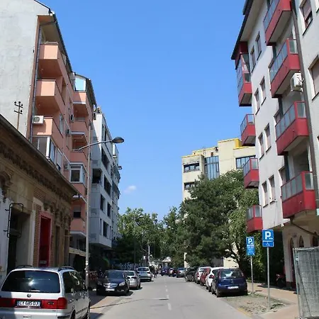 Apartment Cozy Gallery Novi Sad